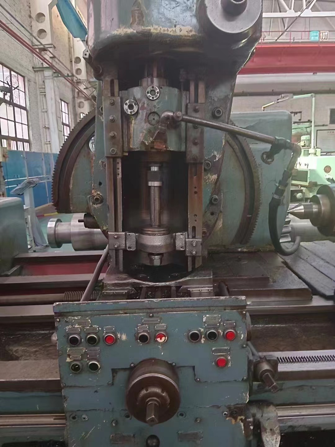 俄羅斯 臥式滾齒機(jī)5B370、加工直徑：800mm、